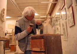 L'artiste contemporain face à l'oeuvre en train de naître.