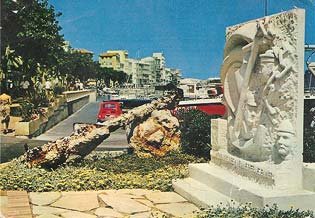 Bas-relief monumental : Stèle en hommage aux Marins Péris en Mer, Vallauris/Golfe-Juan