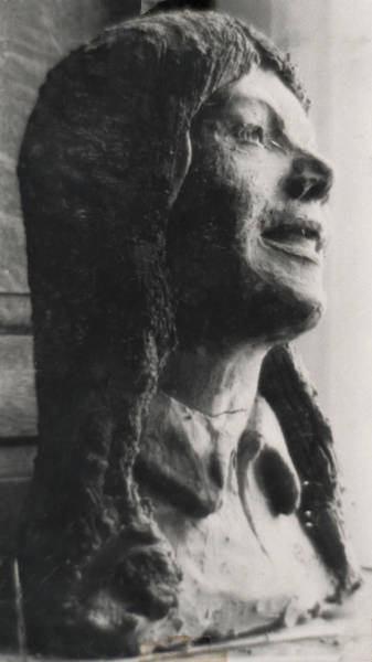 Sculpture buste : portrait de Sonia de Meyer enfant