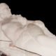 Sculpture d'un gisant mortuaire