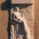 bas-relief en pierre pour l'école de Roquesteron