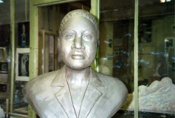 Modelage du buste de Mme Gankou