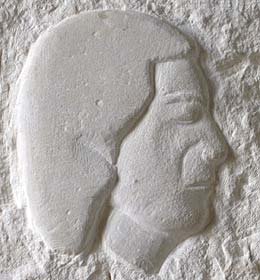 Le visage de Paulette Duhalde Détail de la stèle