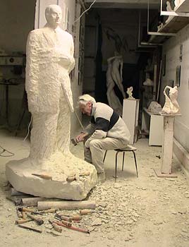 La statue dans l'atelier
