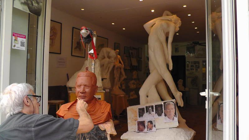 finitions du visage du buste