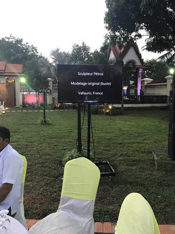 Le buste est inauguré au Cambodge